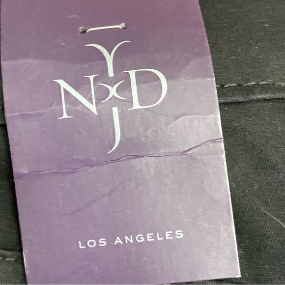 NYDJ Size 24W Black Capris with Tummy Tuck Technology Inseam 21 NWT - Picture 10 of 16
